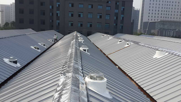 郑东新区行政服务中心光导照明系统安装图 郑东新区行政服务中心光导照明系统安装图